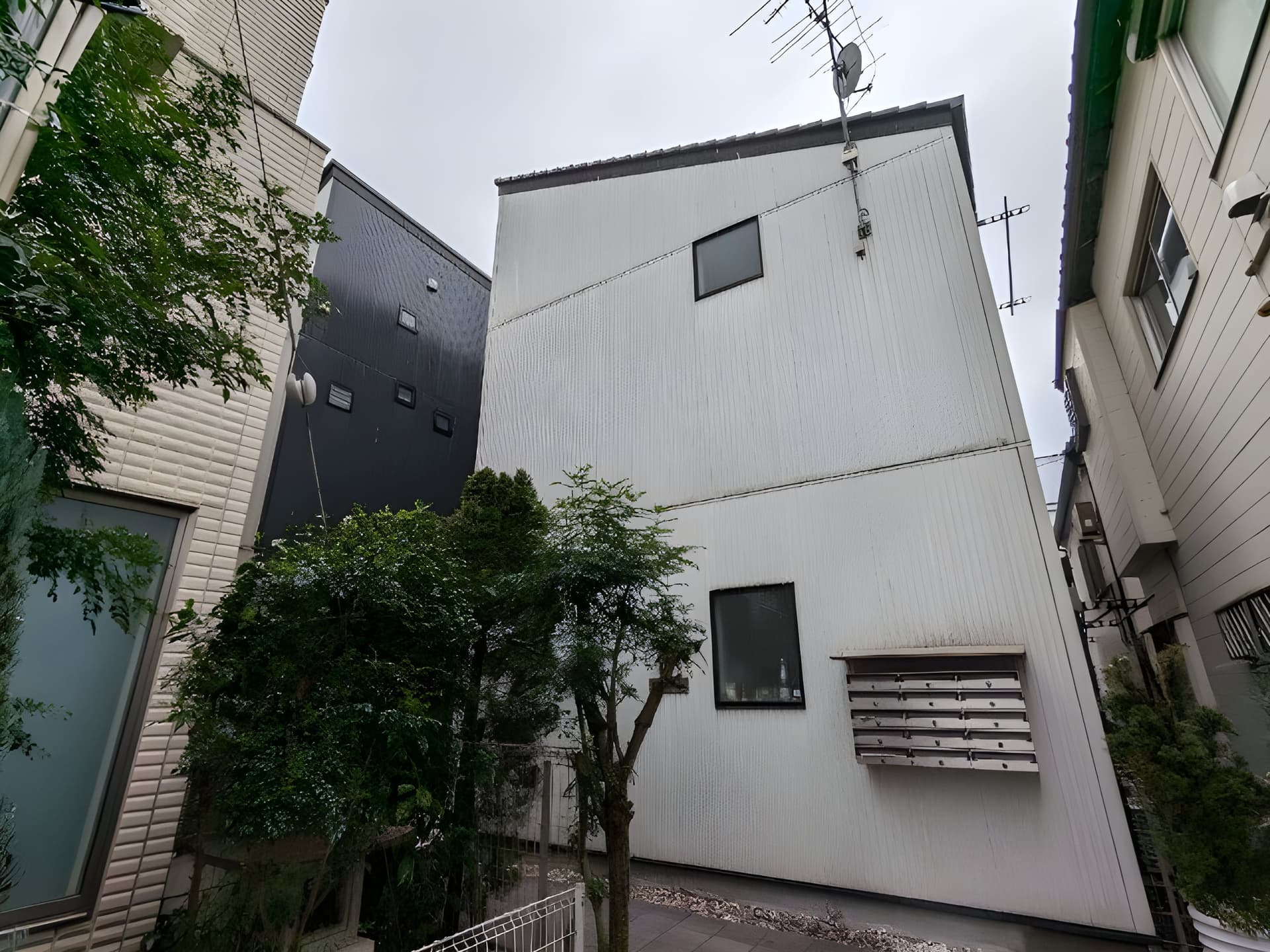 サンフラワーガーデン螢坂 204