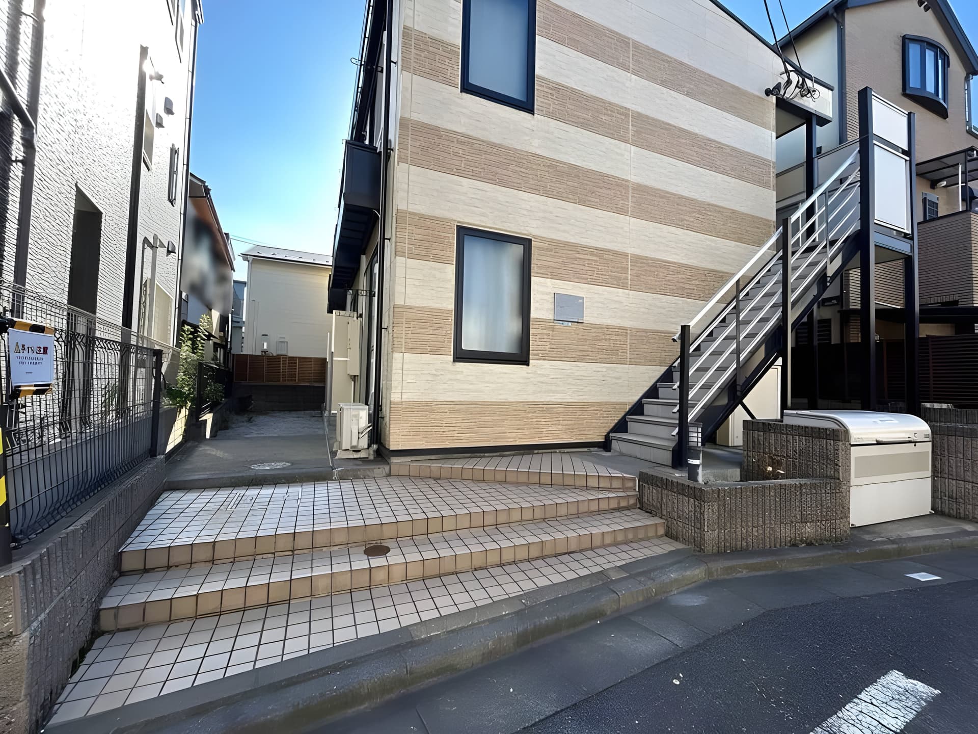 レオパレス千早 103