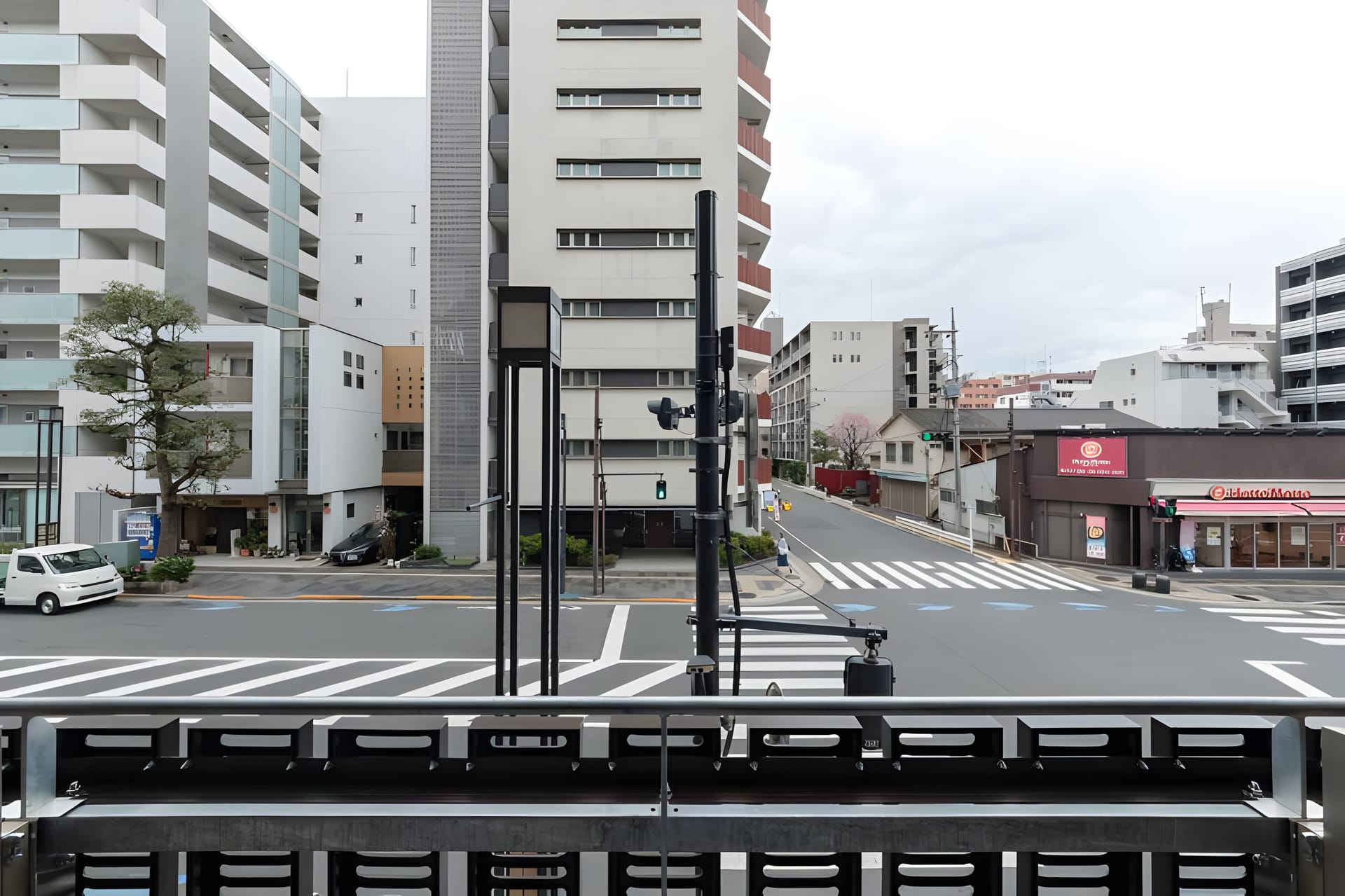T-PLACE 北斎 St. 202