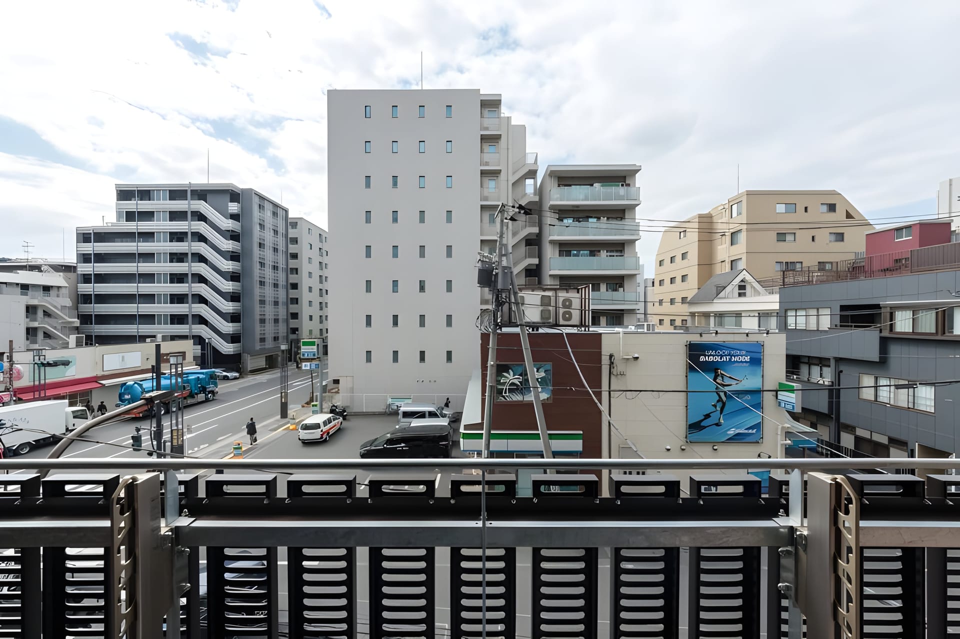 T-PLACE 北斎 St. 203