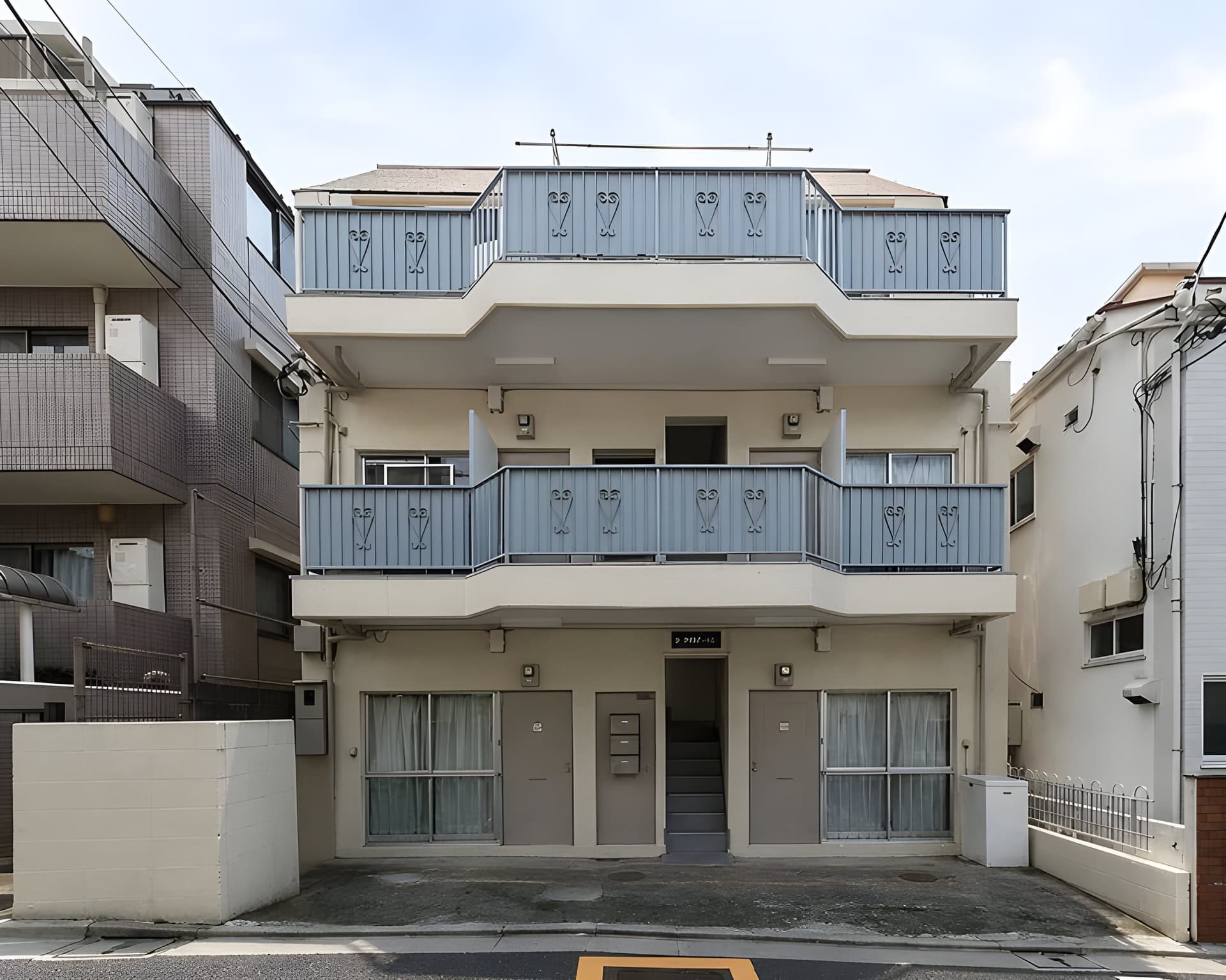 第一海老マンション 102