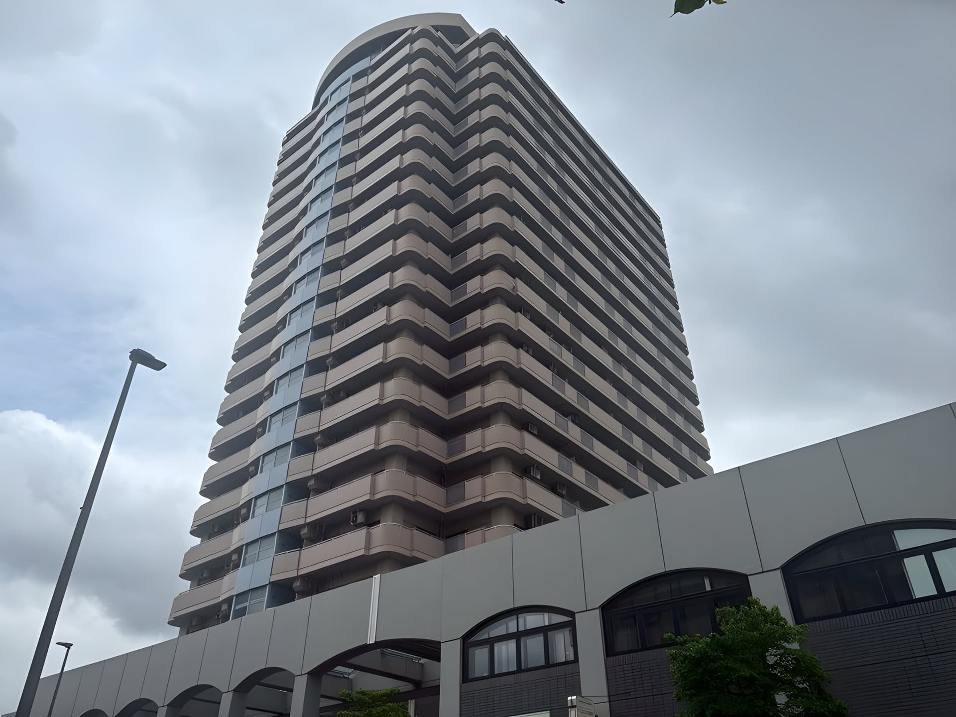 ツインタワー住利住吉館 910