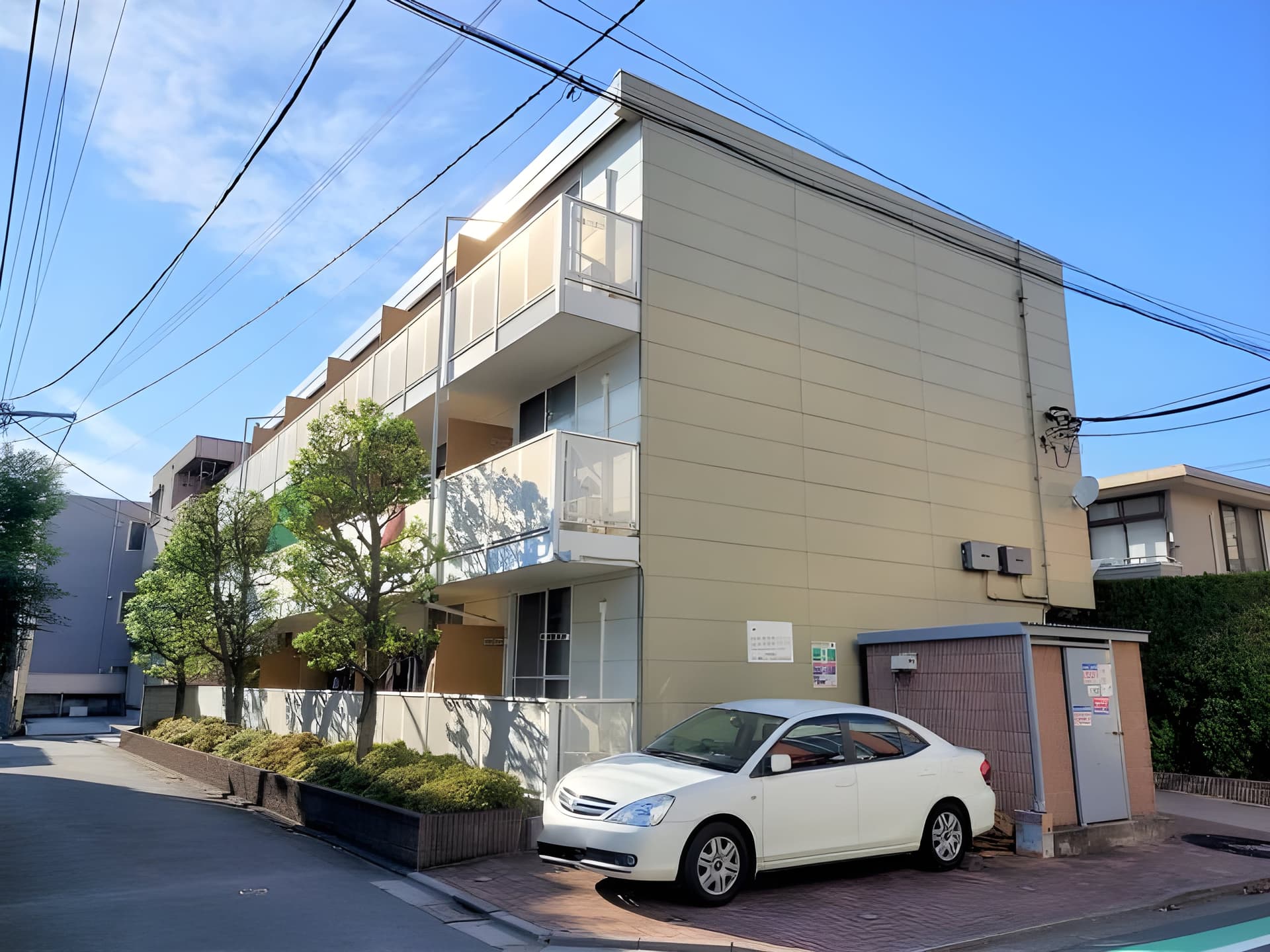 レオパレスワカバコーポ 102