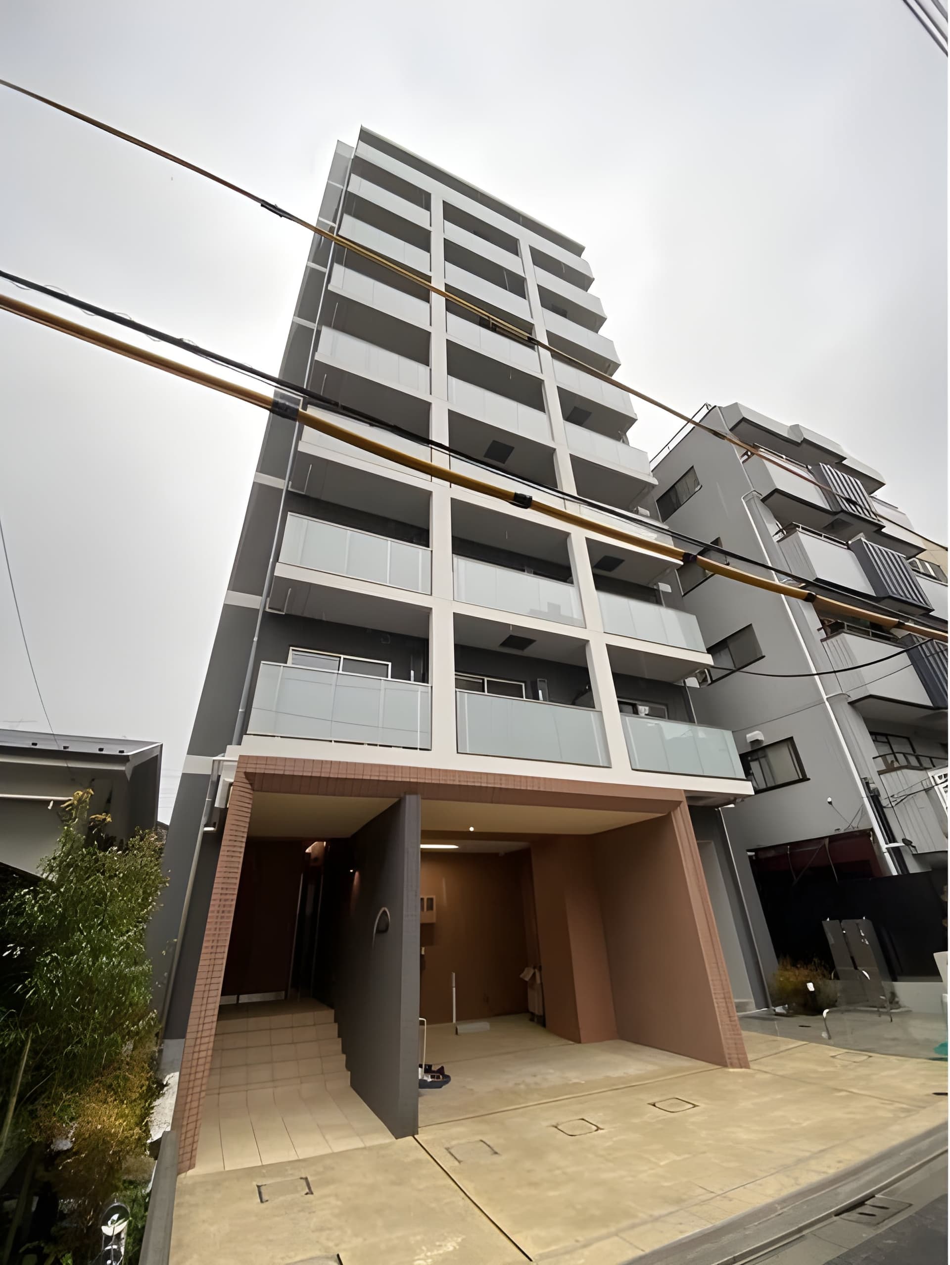 Anela Court 202