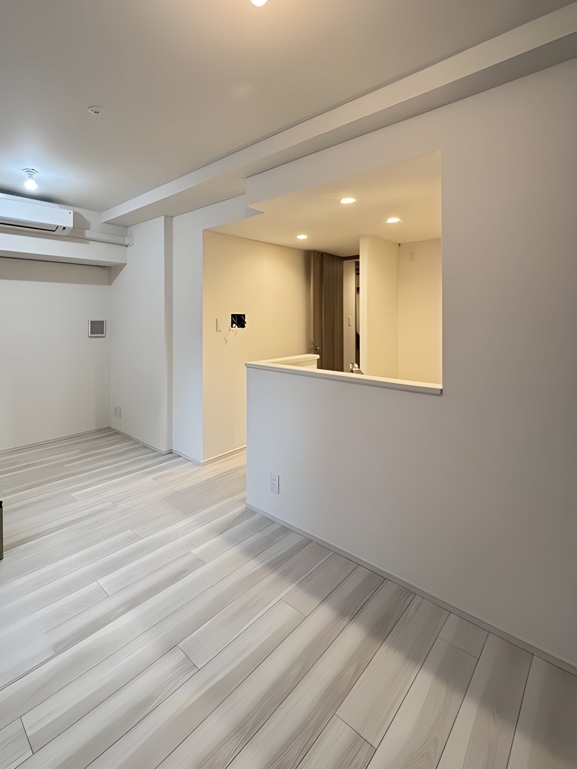 MODIER GINZA EAST 0301
