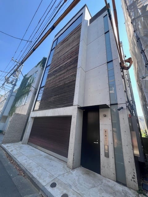 ウキウキビルの写真