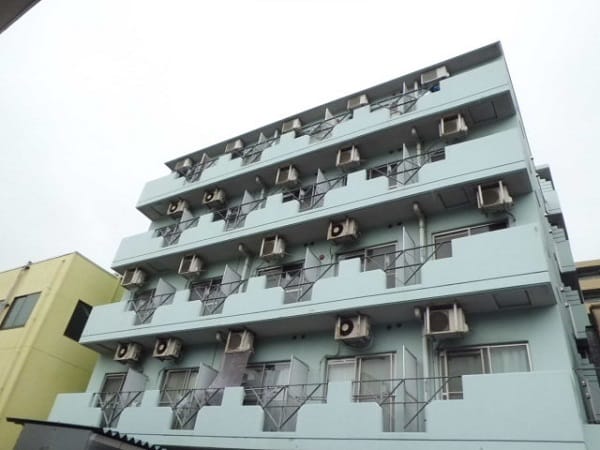 栗泉堂ビルの写真