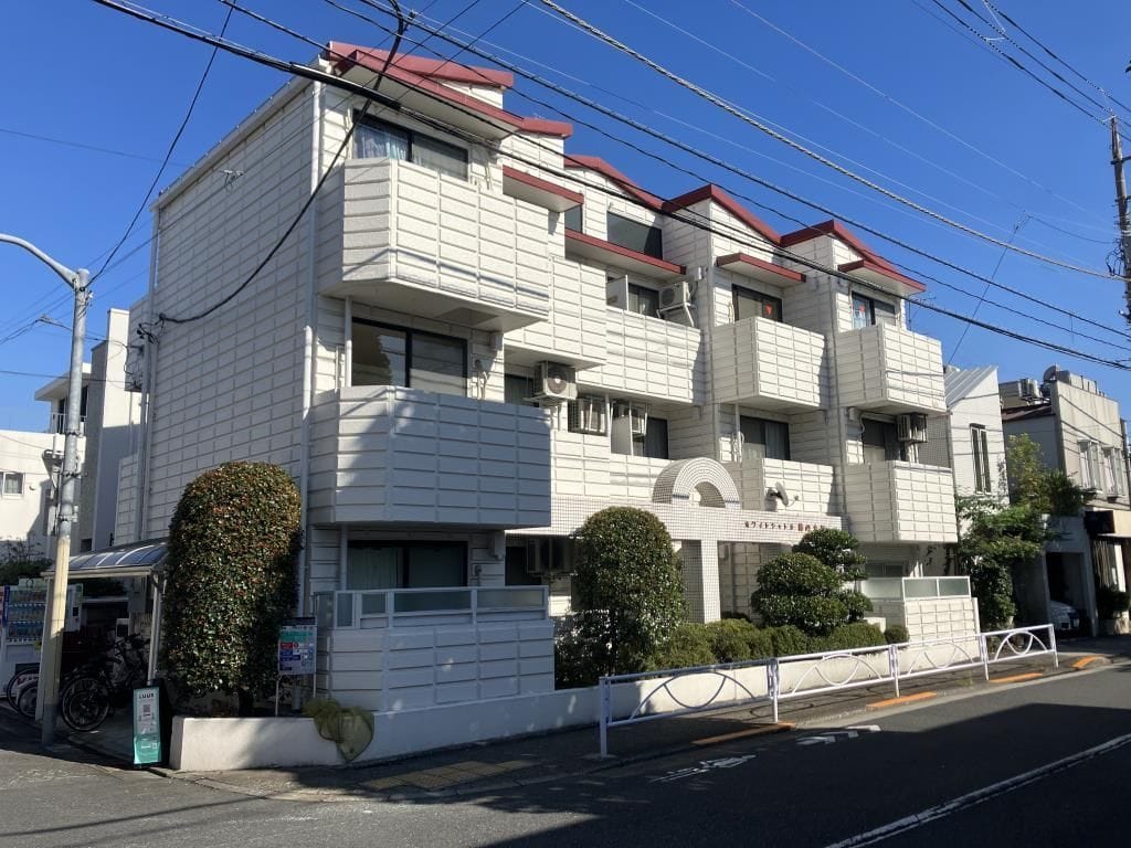 ホワイトシャトル柿の木坂の写真