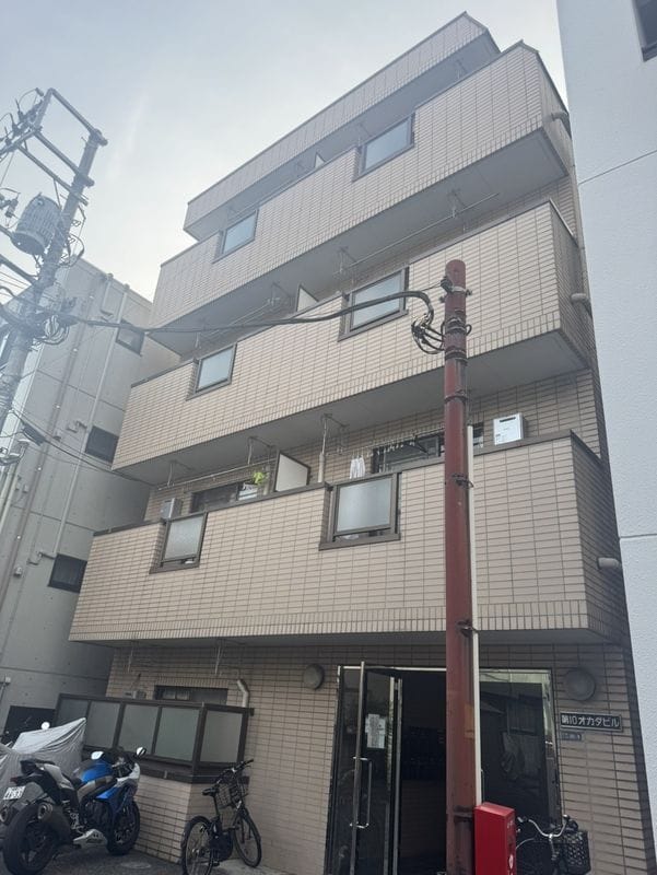 第10オカダビルの写真