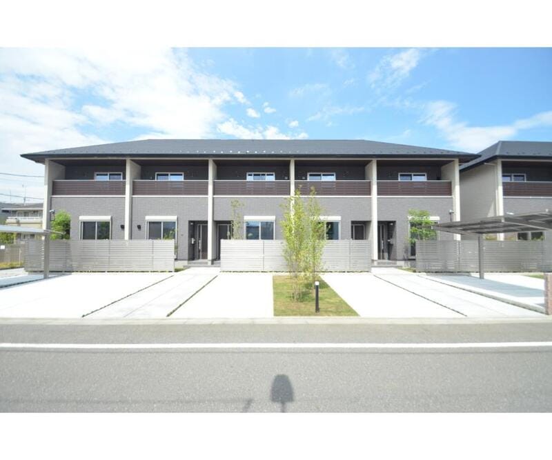 J Wing East/Westの写真