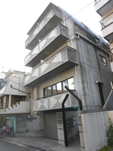 ロイヤルビルの写真