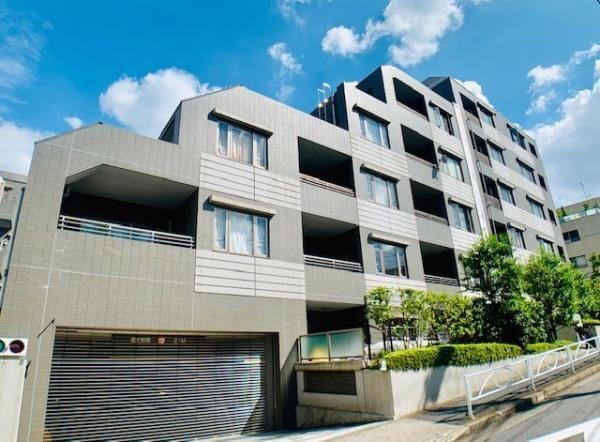 アパートメンツ東山の写真