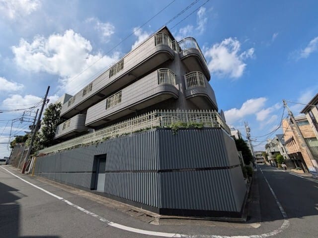 ラスターハウス 202