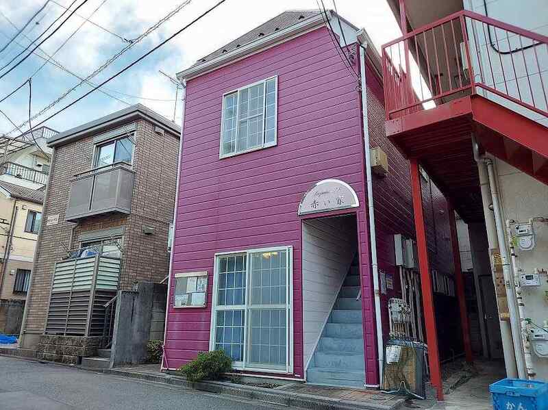 レオパレス赤い家の写真