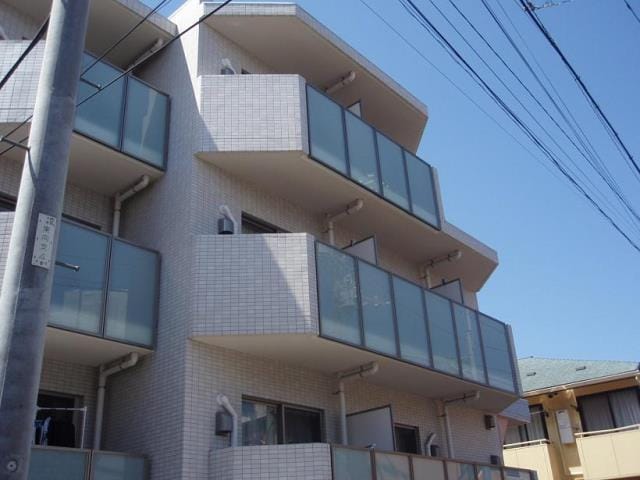 リナセール ナオミの写真