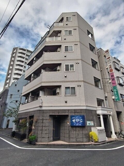 ドミール六番館の写真