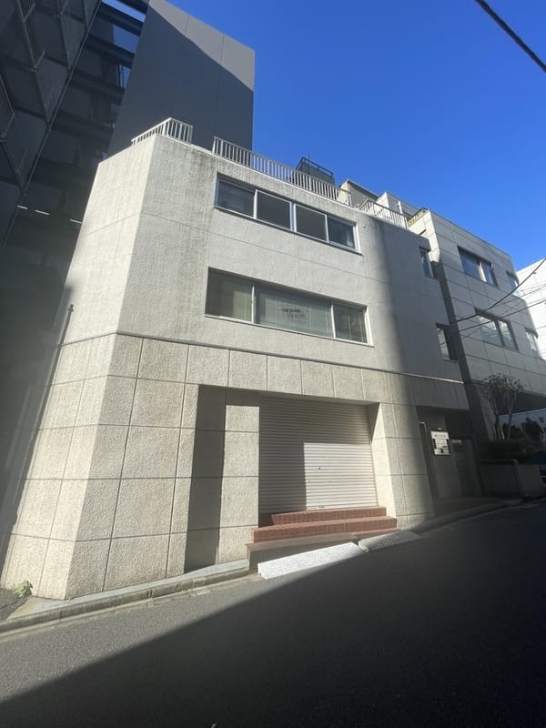 岩上ビルの写真