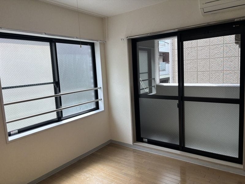 グランヴァン四谷三丁目 201