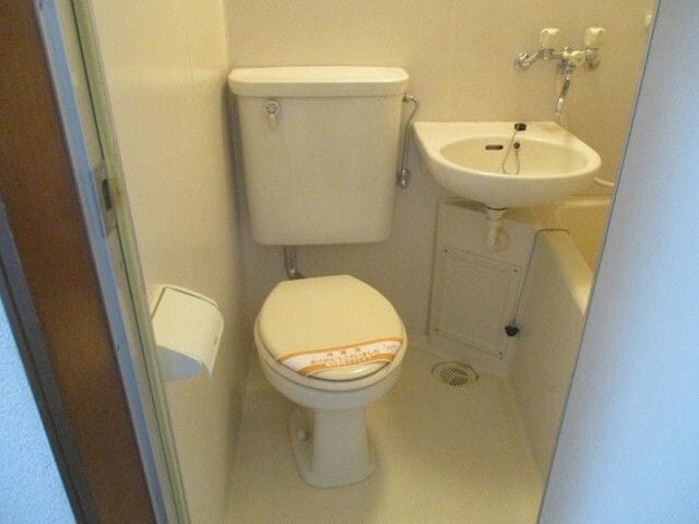ネオハイツ六四七 202