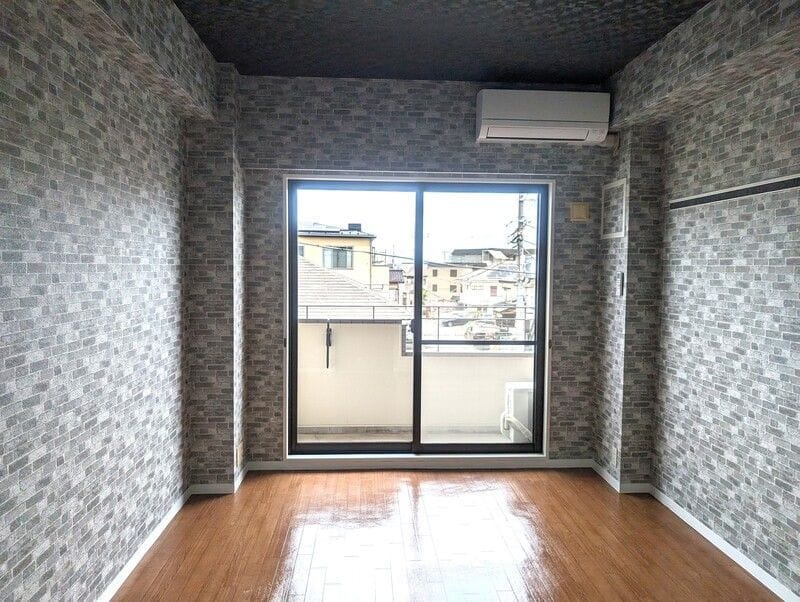 ラレーブ東川口 302