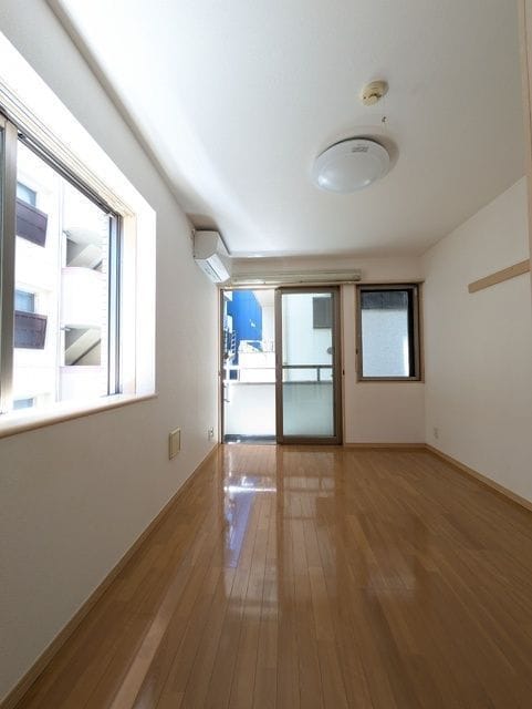 メリス西新宿 204
