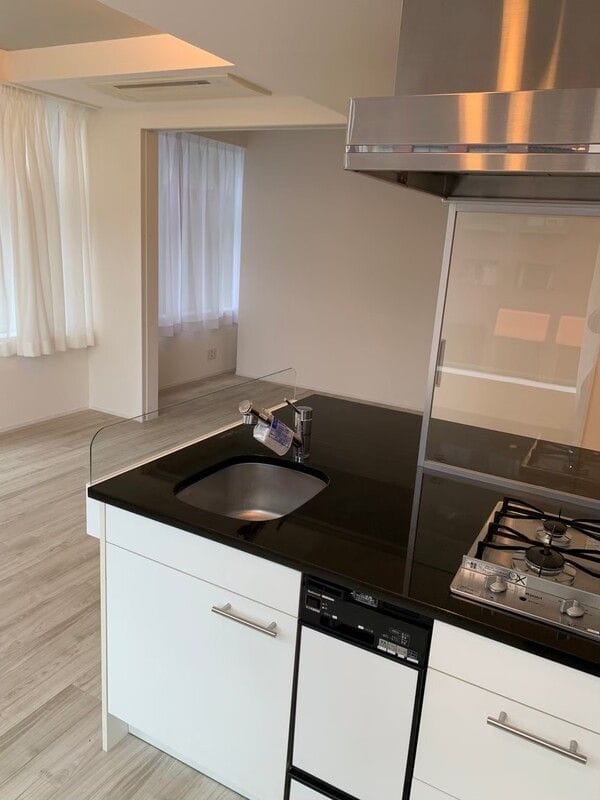 マジェスタワー六本木 303