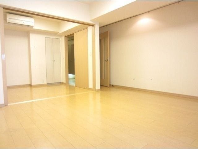 クオリア銀座 205
