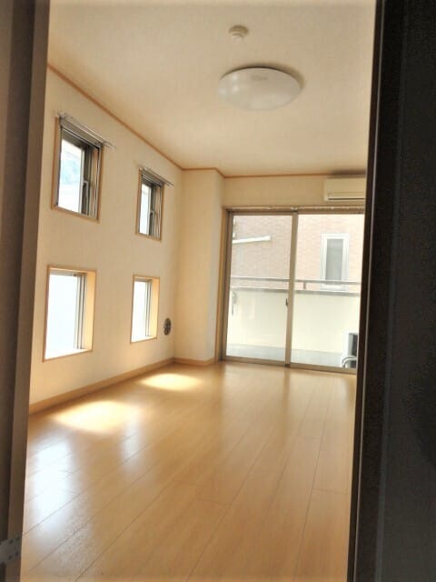 紫光マンション 105