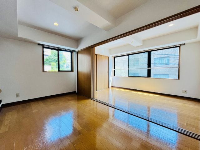 ジュネス西麻布 201