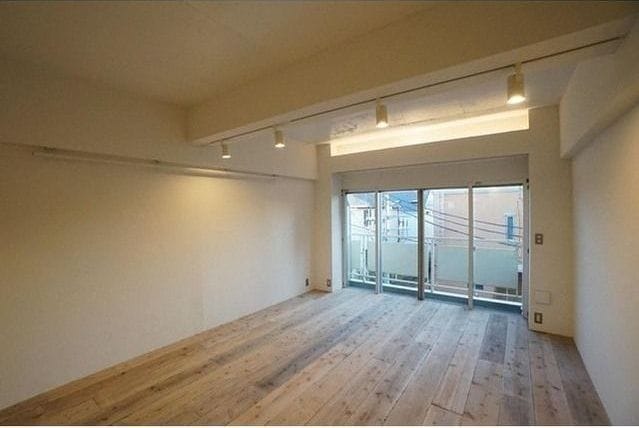 ARK HOUSE TD 302