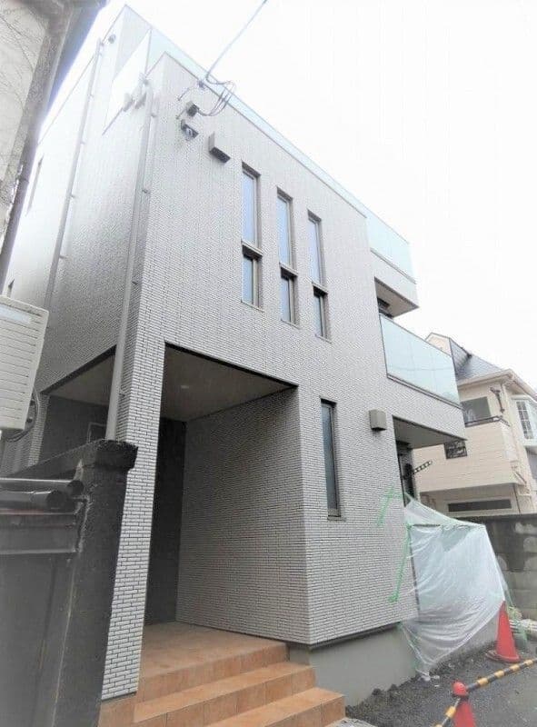 ルミエール本町 201