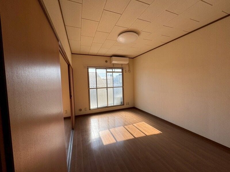 カントリーフラッツ 301