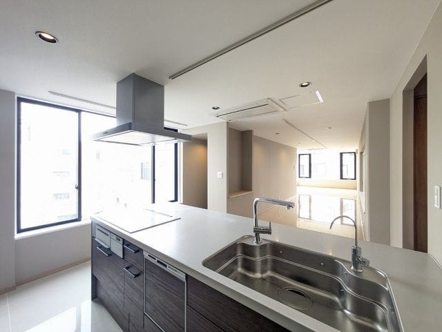SUN HOUSE 301