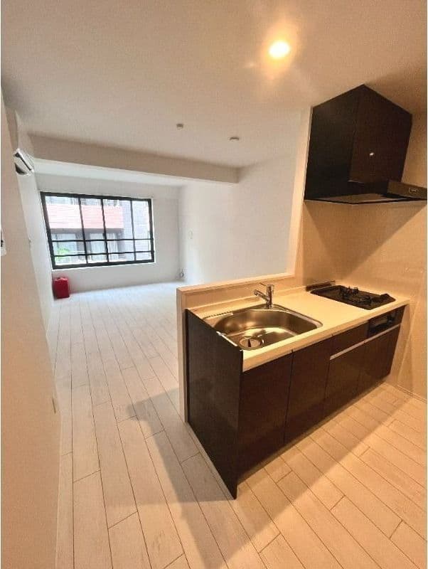 CREAL新富町 502