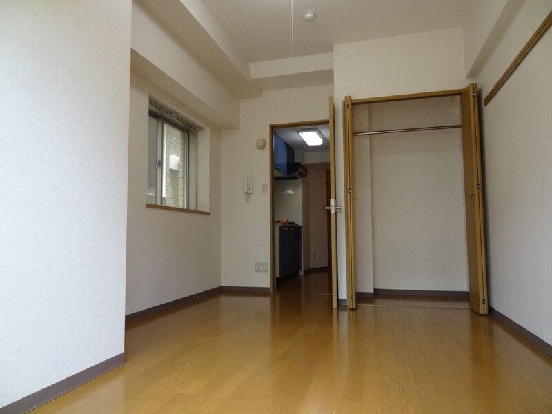 メゾン・エルーセラ 203