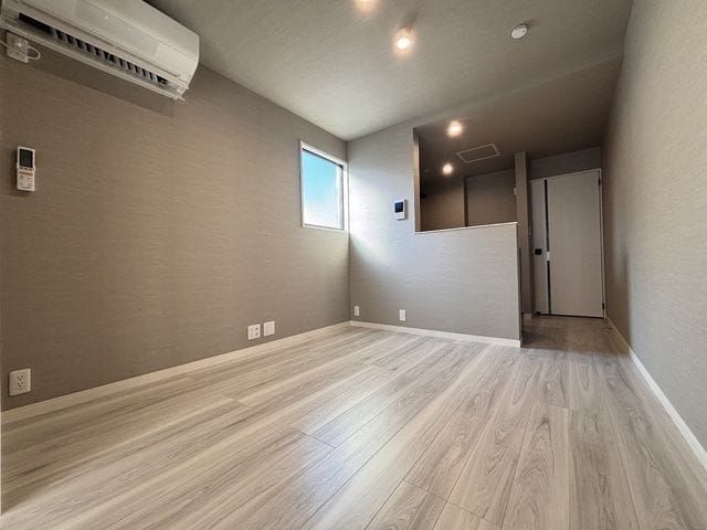 HOWA BLDG 204