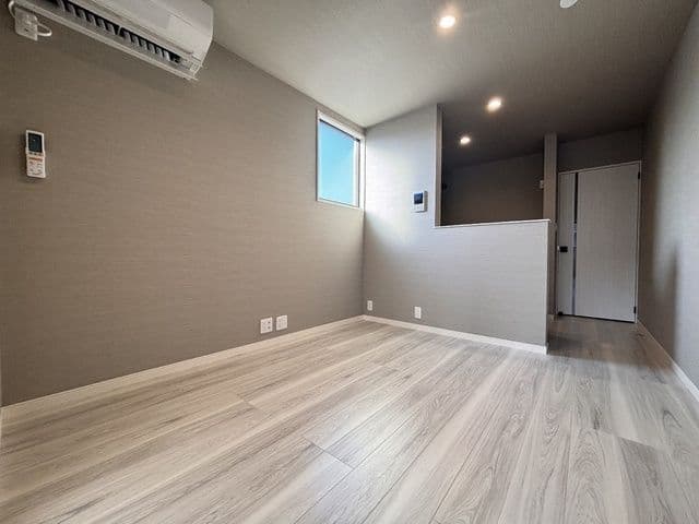 HOWA BLDG 304
