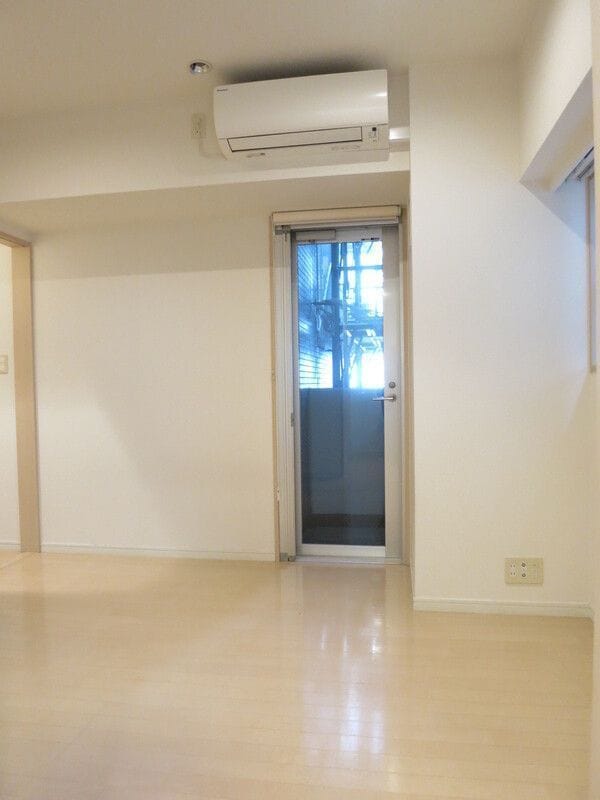 ドゥーエ新富町 0301