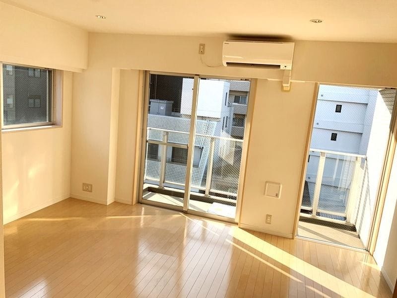 ドゥーエ新富町 1201
