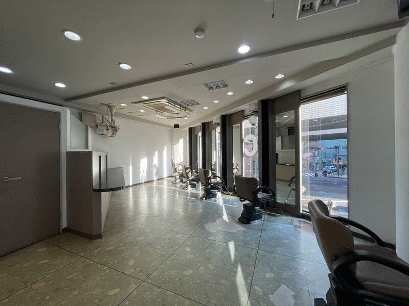 柳盛堂Ⅰビル 2F