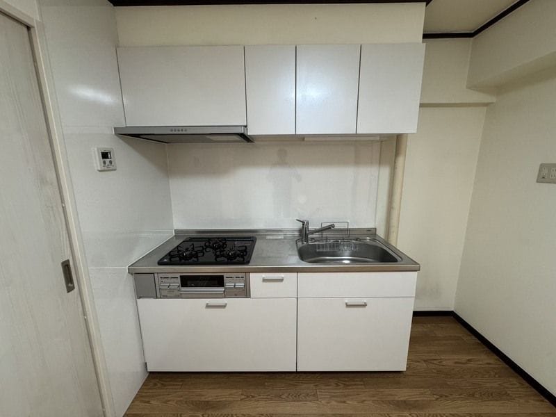 メイプル森戸 204