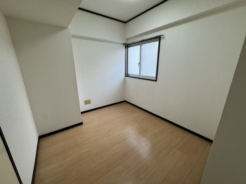 メイプル森戸 205