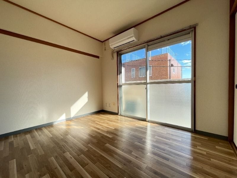 グローリア初穂久が原 302