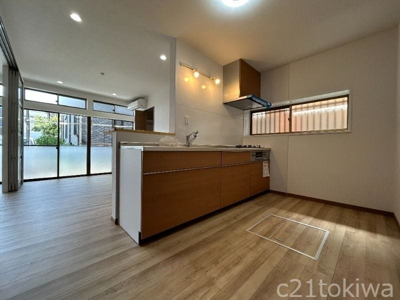 豊田貸家 01