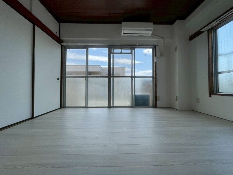 マンション丸中 201
