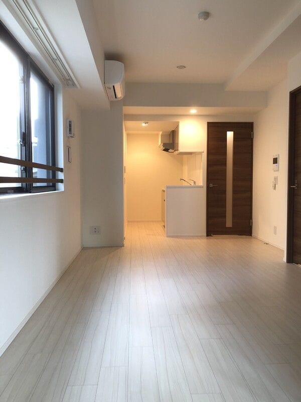 IVY WEST 303