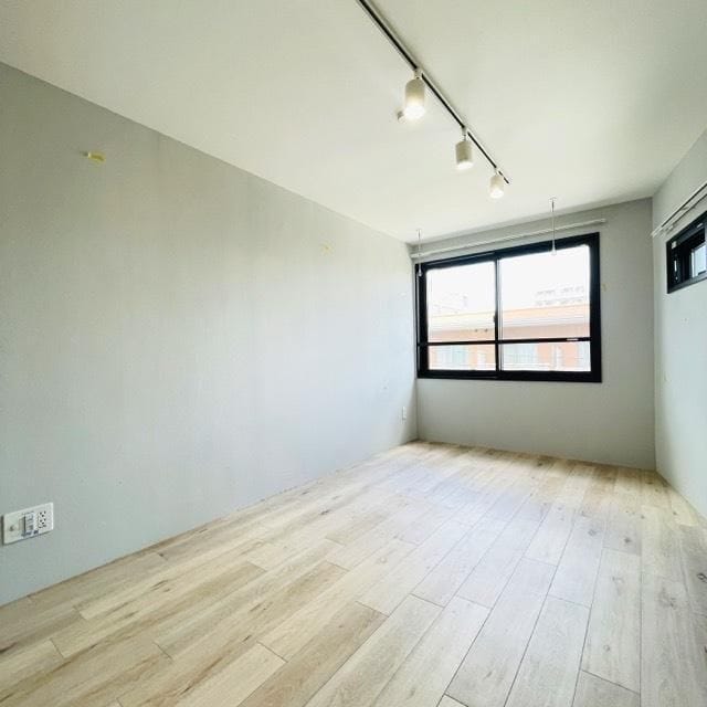 アザレア王子本町 302