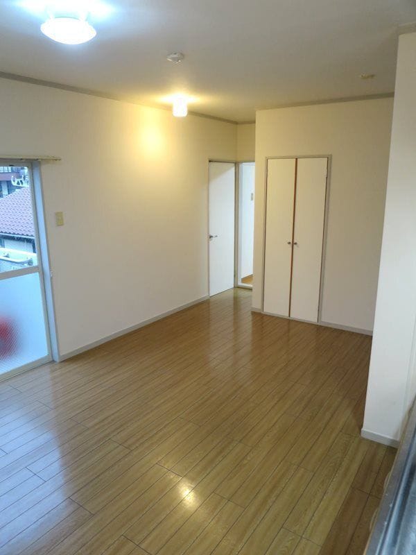 ドルフ本町B棟 203
