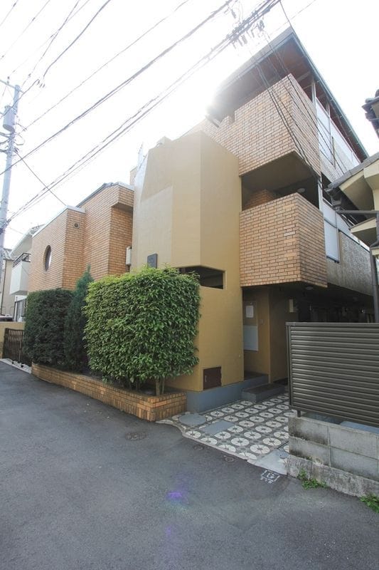 フラット本郷 104