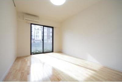 Akis Court 104